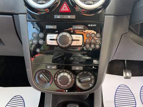 Vauxhall Corsa 1.4 16V SRi Hatchback 3dr Petrol Manual Euro 5 (A/C) (100 ps) - U2439