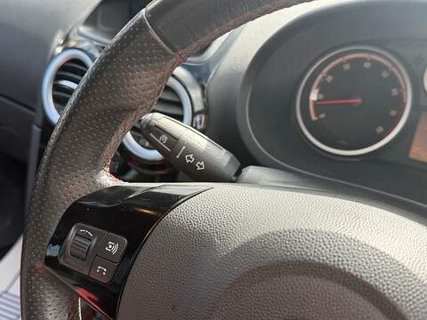 Vauxhall Corsa 1.4 16V SRi Hatchback 3dr Petrol Manual Euro 5 (A/C) (100 ps) - U2439