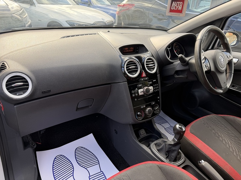 Vauxhall Corsa 1.4 16V SRi Hatchback 3dr Petrol Manual Euro 5 (A/C) (100 ps) - U2439