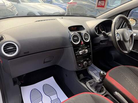 Vauxhall Corsa 1.4 16V SRi Hatchback 3dr Petrol Manual Euro 5 (A/C) (100 ps) - U2439