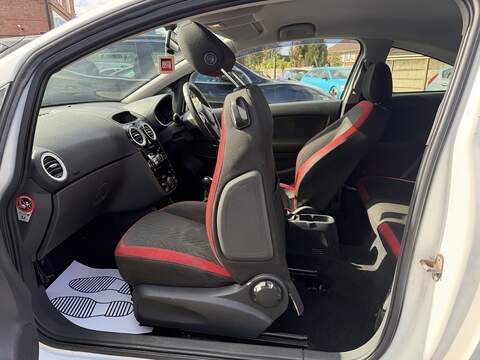 Vauxhall Corsa 1.4 16V SRi Hatchback 3dr Petrol Manual Euro 5 (A/C) (100 ps) - U2439