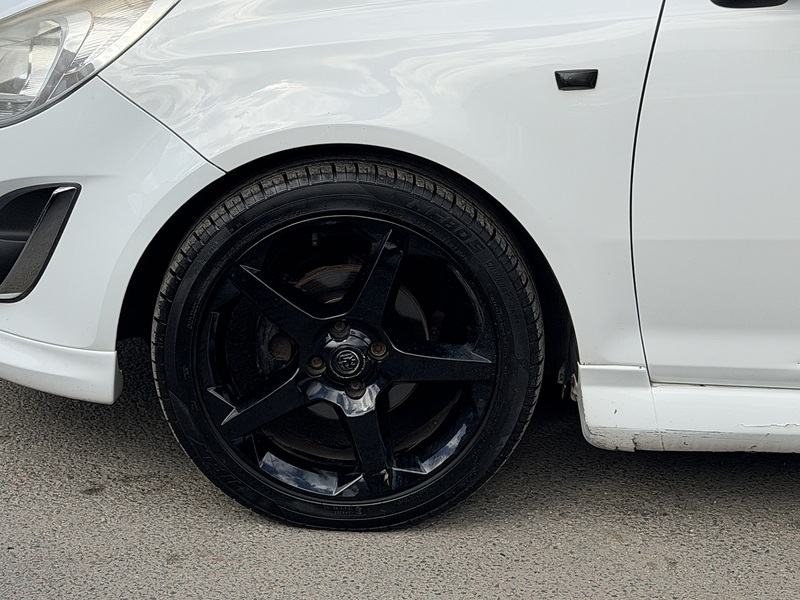 Vauxhall Corsa 1.4 16V SRi Hatchback 3dr Petrol Manual Euro 5 (A/C) (100 ps) - U2439