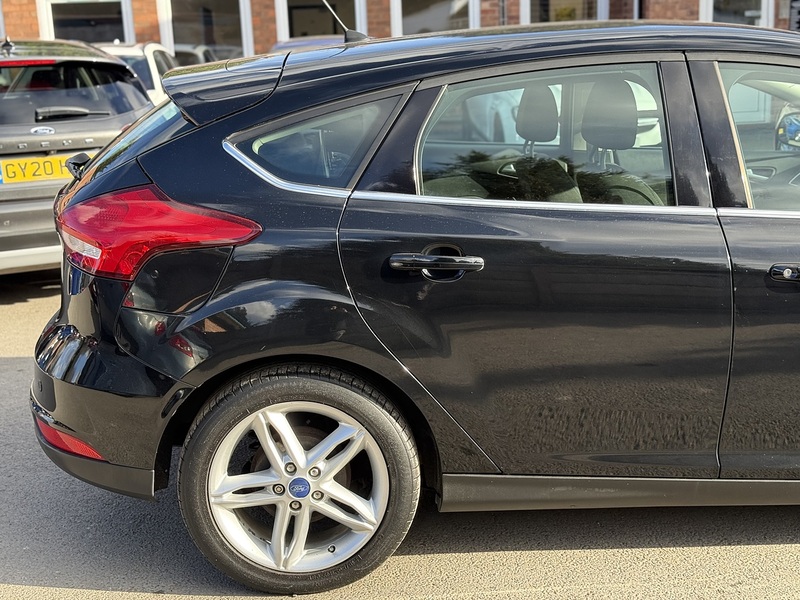 Ford Focus 1.0T EcoBoost Titanium Hatchback 5dr Petrol Manual Euro 6 (s/s) (125 ps) - U2441