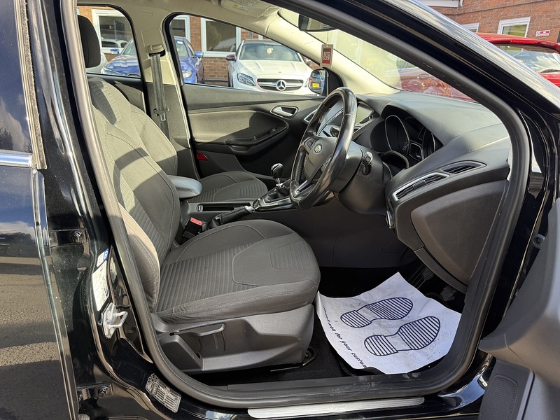 Ford Focus 1.0T EcoBoost Titanium Hatchback 5dr Petrol Manual Euro 6 (s/s) (125 ps) - U2441