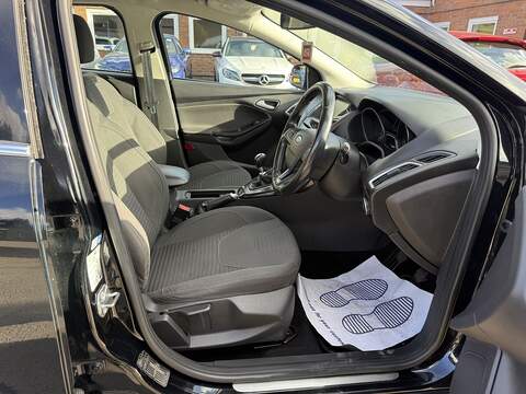Ford Focus 1.0T EcoBoost Titanium Hatchback 5dr Petrol Manual Euro 6 (s/s) (125 ps) - U2441