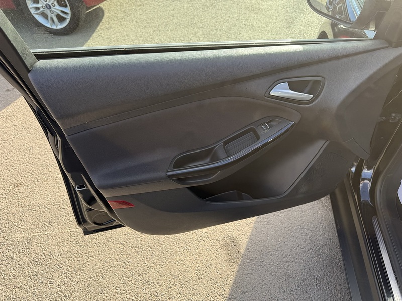 Ford Focus 1.0T EcoBoost Titanium Hatchback 5dr Petrol Manual Euro 6 (s/s) (125 ps) - U2441
