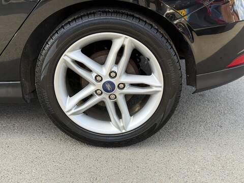 Ford Focus 1.0T EcoBoost Titanium Hatchback 5dr Petrol Manual Euro 6 (s/s) (125 ps) - U2441