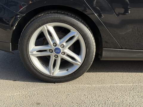 Ford Focus 1.0T EcoBoost Titanium Hatchback 5dr Petrol Manual Euro 6 (s/s) (125 ps) - U2441