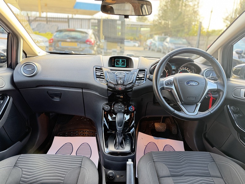 Ford Fiesta 1.0T EcoBoost Zetec Hatchback 5dr Petrol Powershift Euro 6 (100 ps) - U2442