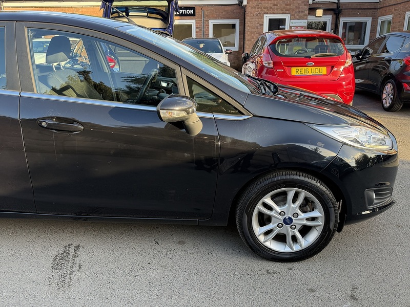 Ford Fiesta 1.0T EcoBoost Zetec Hatchback 5dr Petrol Powershift Euro 6 (100 ps) - U2442