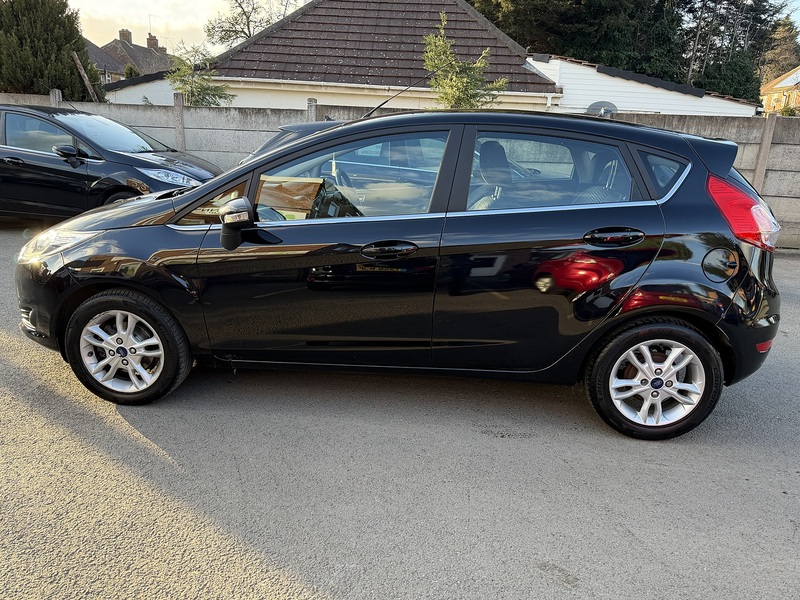 Ford Fiesta 1.0T EcoBoost Zetec Hatchback 5dr Petrol Powershift Euro 6 (100 ps) - U2442