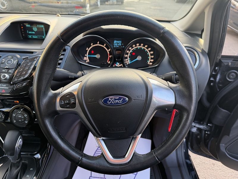 Ford Fiesta 1.0T EcoBoost Zetec Hatchback 5dr Petrol Powershift Euro 6 (100 ps) - U2442