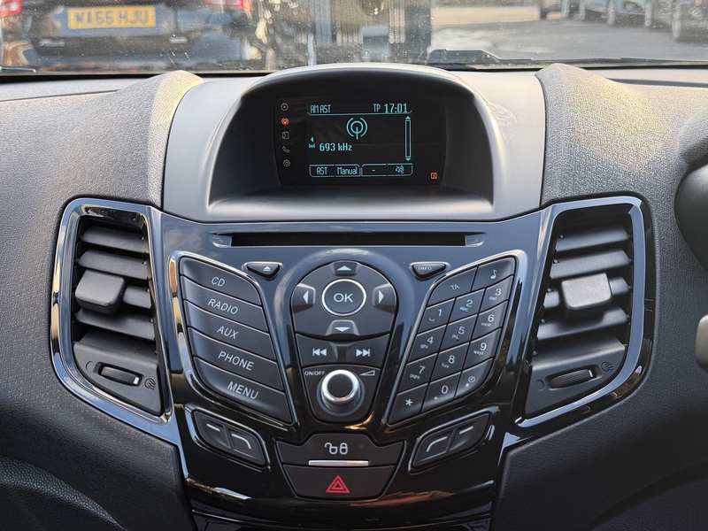 Ford Fiesta 1.0T EcoBoost Zetec Hatchback 5dr Petrol Powershift Euro 6 (100 ps) - U2442