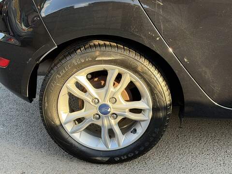 Ford Fiesta 1.0T EcoBoost Zetec Hatchback 5dr Petrol Powershift Euro 6 (100 ps) - U2442