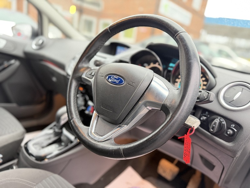 Ford Fiesta 1.0T EcoBoost Zetec Hatchback 5dr Petrol Powershift Euro 6 (100 ps) - U2446