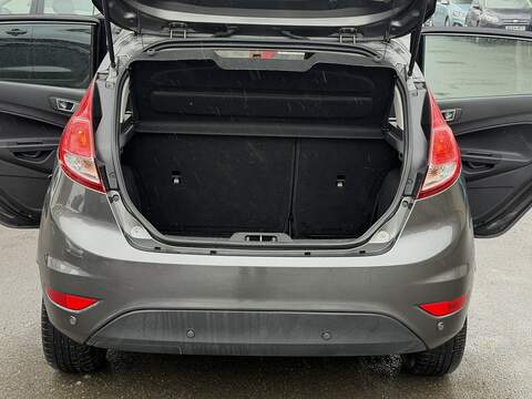 Ford Fiesta 1.0T EcoBoost Zetec Hatchback 5dr Petrol Powershift Euro 6 (100 ps) - U2446
