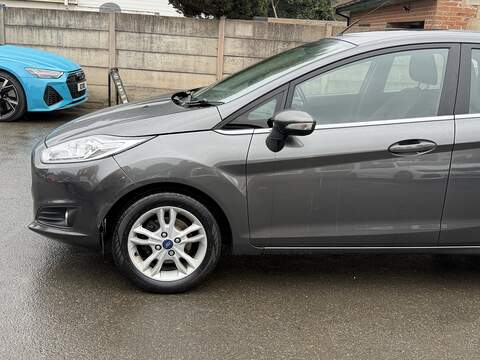 Ford Fiesta 1.0T EcoBoost Zetec Hatchback 5dr Petrol Powershift Euro 6 (100 ps) - U2446