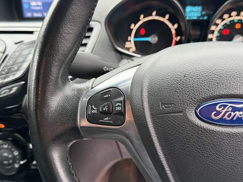 Ford Fiesta 1.0T EcoBoost Zetec Hatchback 5dr Petrol Powershift Euro 6 (100 ps) - U2446