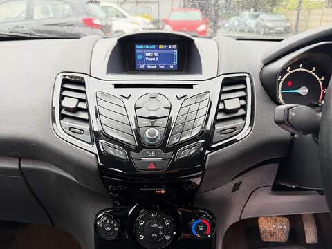 Ford Fiesta 1.0T EcoBoost Zetec Hatchback 5dr Petrol Powershift Euro 6 (100 ps) - U2446