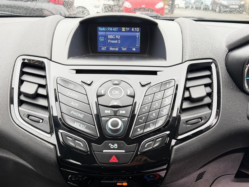 Ford Fiesta 1.0T EcoBoost Zetec Hatchback 5dr Petrol Powershift Euro 6 (100 ps) - U2446