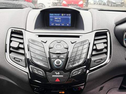 Ford Fiesta 1.0T EcoBoost Zetec Hatchback 5dr Petrol Powershift Euro 6 (100 ps) - U2446