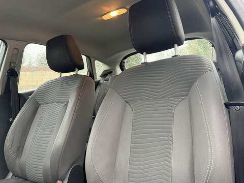 Ford Fiesta 1.0T EcoBoost Zetec Hatchback 5dr Petrol Powershift Euro 6 (100 ps) - U2446