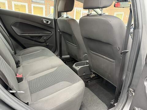 Ford Fiesta 1.0T EcoBoost Zetec Hatchback 5dr Petrol Powershift Euro 6 (100 ps) - U2446