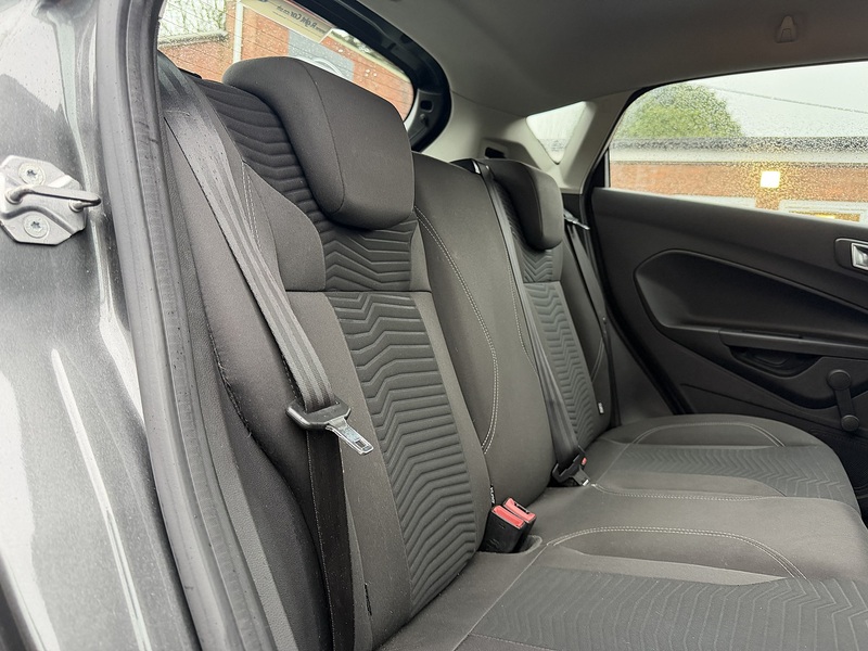 Ford Fiesta 1.0T EcoBoost Zetec Hatchback 5dr Petrol Powershift Euro 6 (100 ps) - U2446