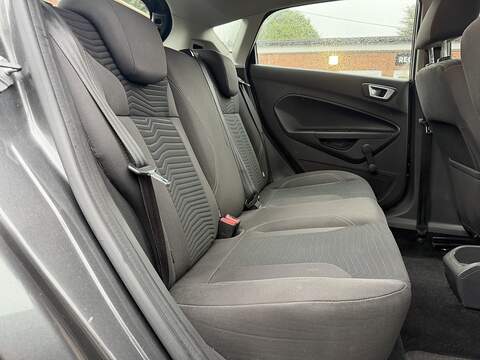 Ford Fiesta 1.0T EcoBoost Zetec Hatchback 5dr Petrol Powershift Euro 6 (100 ps) - U2446