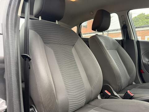 Ford Fiesta 1.0T EcoBoost Zetec Hatchback 5dr Petrol Powershift Euro 6 (100 ps) - U2446