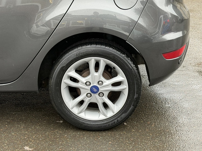 Ford Fiesta 1.0T EcoBoost Zetec Hatchback 5dr Petrol Powershift Euro 6 (100 ps) - U2446