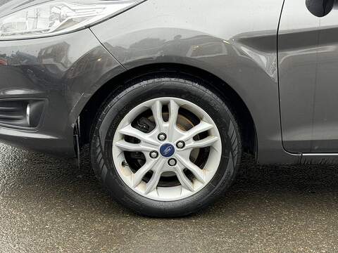 Ford Fiesta 1.0T EcoBoost Zetec Hatchback 5dr Petrol Powershift Euro 6 (100 ps) - U2446