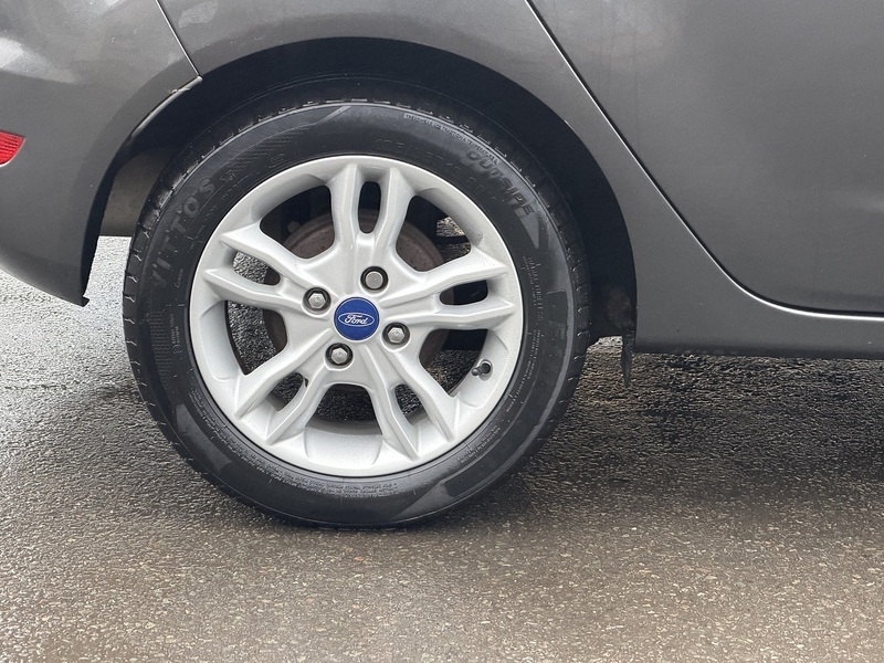 Ford Fiesta 1.0T EcoBoost Zetec Hatchback 5dr Petrol Powershift Euro 6 (100 ps) - U2446