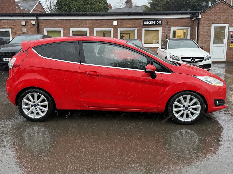 Ford Fiesta 1.0T EcoBoost Titanium Hatchback 3dr Petrol Powershift Euro 6 (100 ps) - U2447