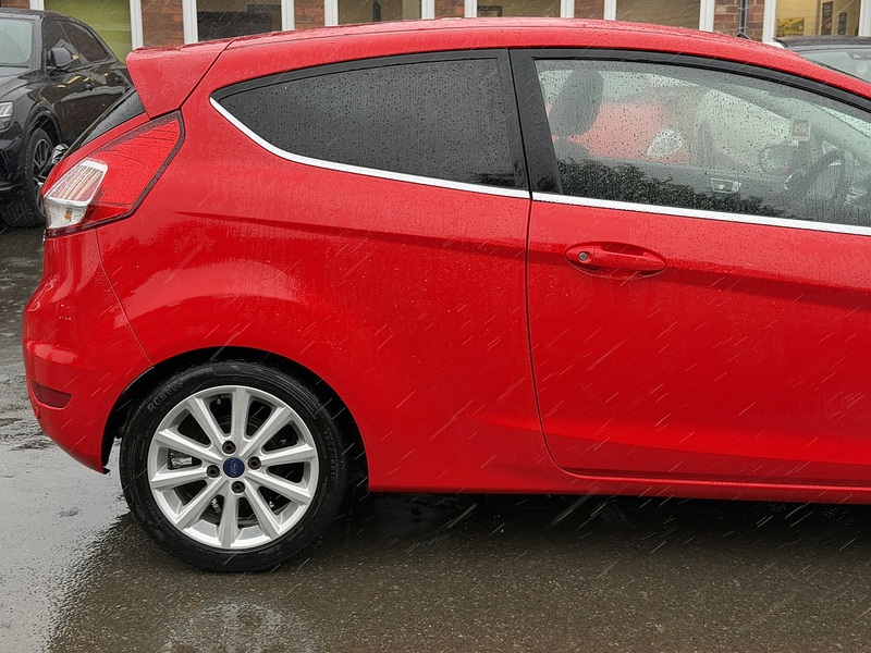Ford Fiesta 1.0T EcoBoost Titanium Hatchback 3dr Petrol Powershift Euro 6 (100 ps) - U2447