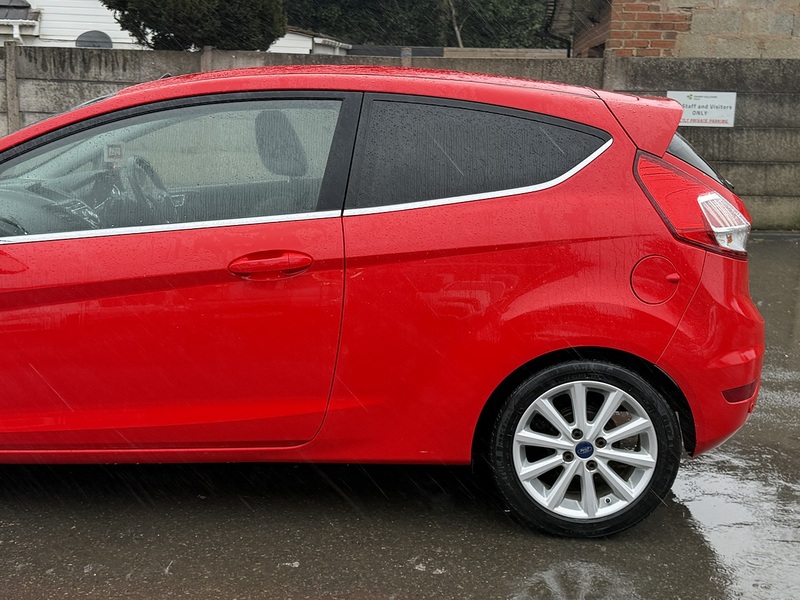 Ford Fiesta 1.0T EcoBoost Titanium Hatchback 3dr Petrol Powershift Euro 6 (100 ps) - U2447