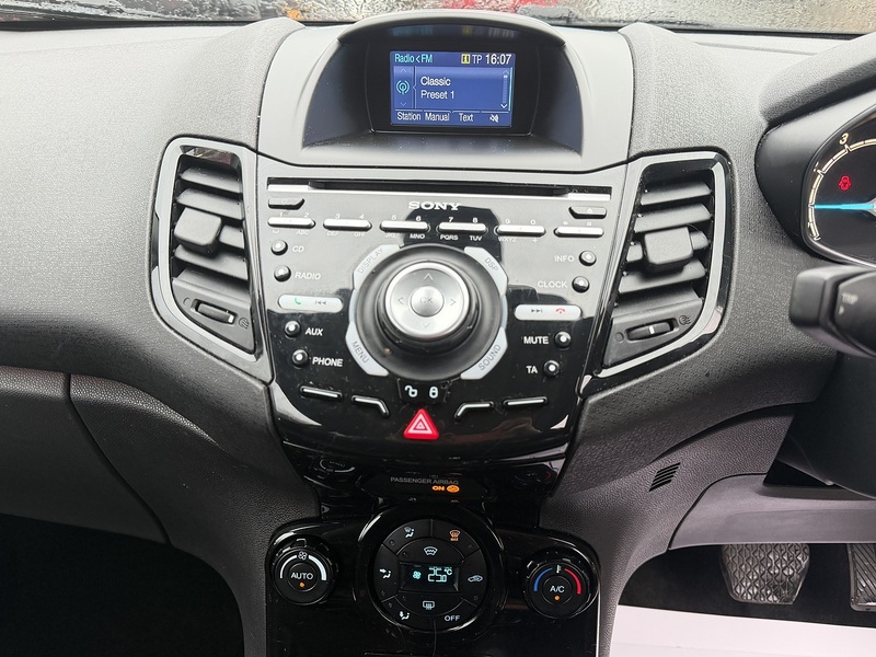 Ford Fiesta 1.0T EcoBoost Titanium Hatchback 3dr Petrol Powershift Euro 6 (100 ps) - U2447