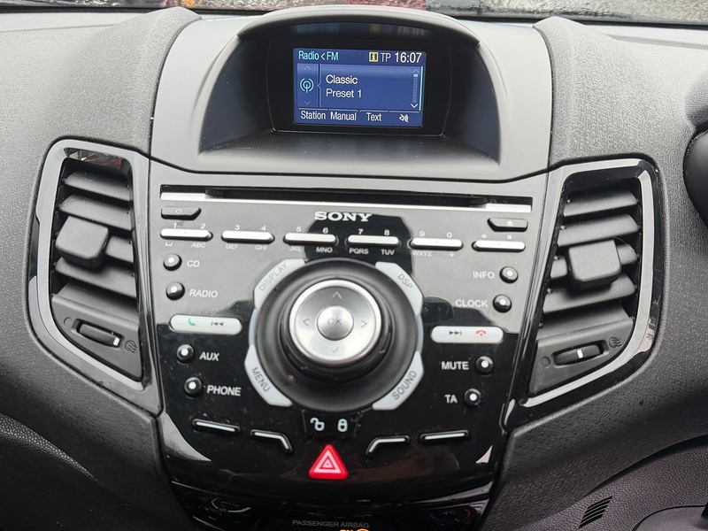 Ford Fiesta 1.0T EcoBoost Titanium Hatchback 3dr Petrol Powershift Euro 6 (100 ps) - U2447