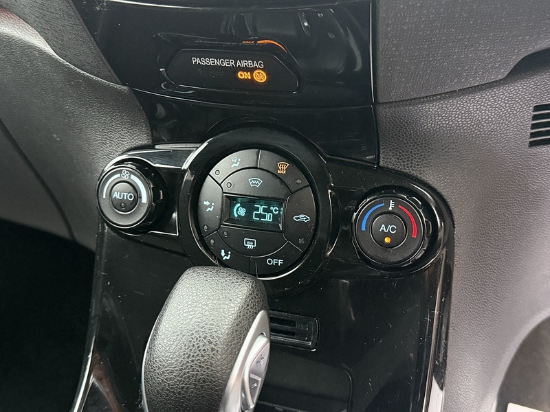 Ford Fiesta 1.0T EcoBoost Titanium Hatchback 3dr Petrol Powershift Euro 6 (100 ps) - U2447