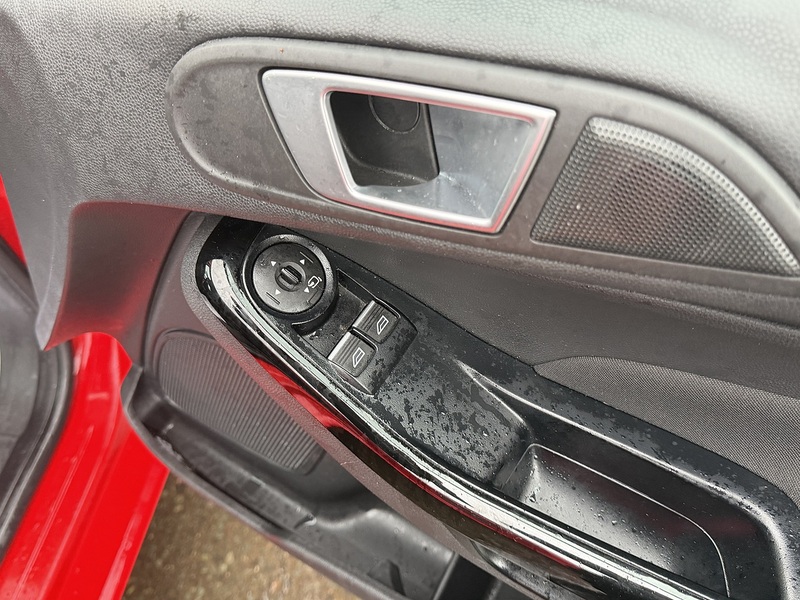 Ford Fiesta 1.0T EcoBoost Titanium Hatchback 3dr Petrol Powershift Euro 6 (100 ps) - U2447