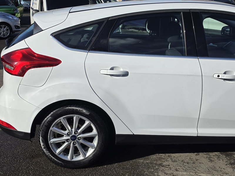 Ford Focus 1.0T EcoBoost Titanium Hatchback 5dr Petrol Auto Euro 6 (s/s) (125 ps) - U2454