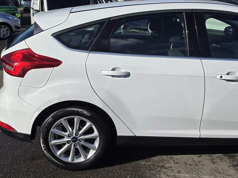 Ford Focus 1.0T EcoBoost Titanium Hatchback 5dr Petrol Auto Euro 6 (s/s) (125 ps) - U2454