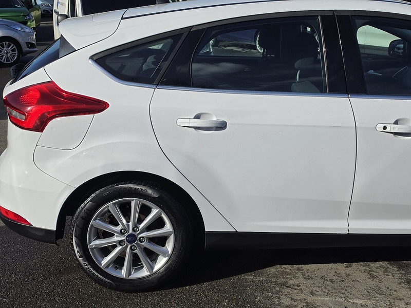 Ford Focus 1.0T EcoBoost Titanium Hatchback 5dr Petrol Auto Euro 6 (s/s) (125 ps) - U2454