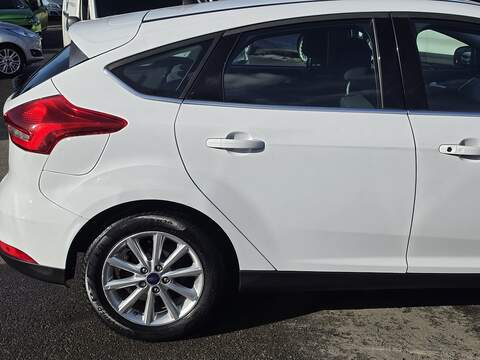 Ford Focus 1.0T EcoBoost Titanium Hatchback 5dr Petrol Auto Euro 6 (s/s) (125 ps) - U2454