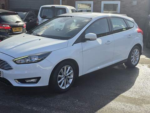 Ford Focus 1.0T EcoBoost Titanium Hatchback 5dr Petrol Auto Euro 6 (s/s) (125 ps) - U2454