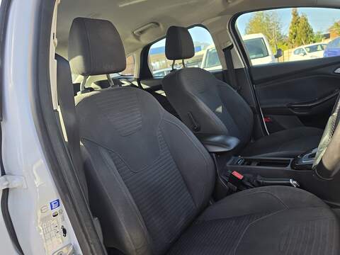 Ford Focus 1.0T EcoBoost Titanium Hatchback 5dr Petrol Auto Euro 6 (s/s) (125 ps) - U2454