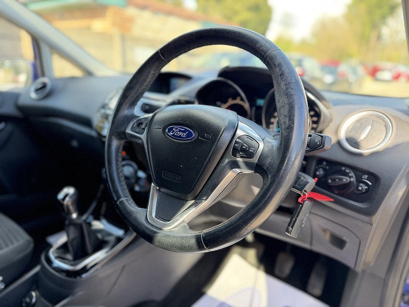 Ford Fiesta 1.0T EcoBoost Titanium Hatchback 5dr Petrol Manual Euro 5 (s/s) (100 ps) - U2456