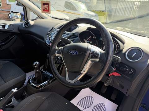 Ford Fiesta 1.0T EcoBoost Titanium Hatchback 5dr Petrol Manual Euro 5 (s/s) (100 ps) - U2456