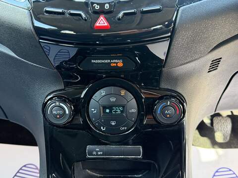 Ford Fiesta 1.0T EcoBoost Titanium Hatchback 5dr Petrol Manual Euro 5 (s/s) (100 ps) - U2456