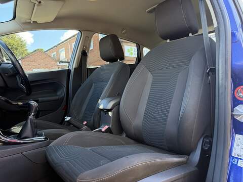 Ford Fiesta 1.0T EcoBoost Titanium Hatchback 5dr Petrol Manual Euro 5 (s/s) (100 ps) - U2456